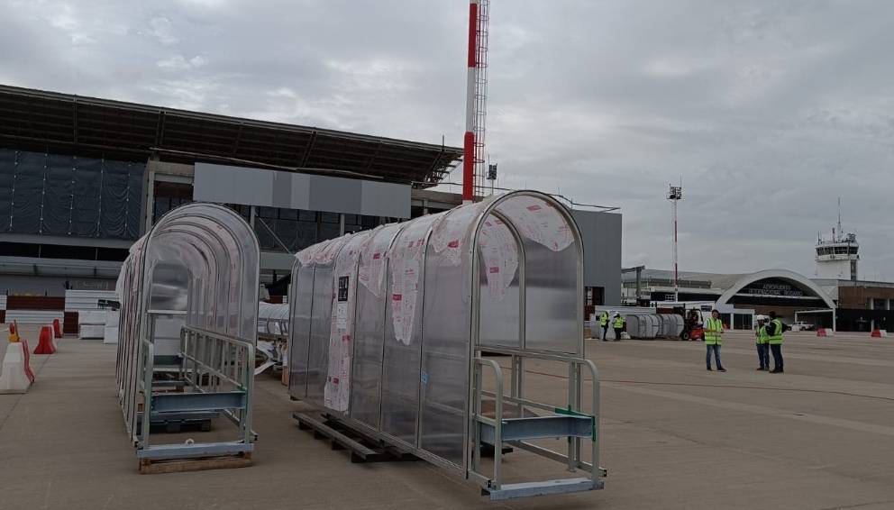 AIR: Comenzaron las tareas de montaje de las “mangas” de la nueva terminal flexible